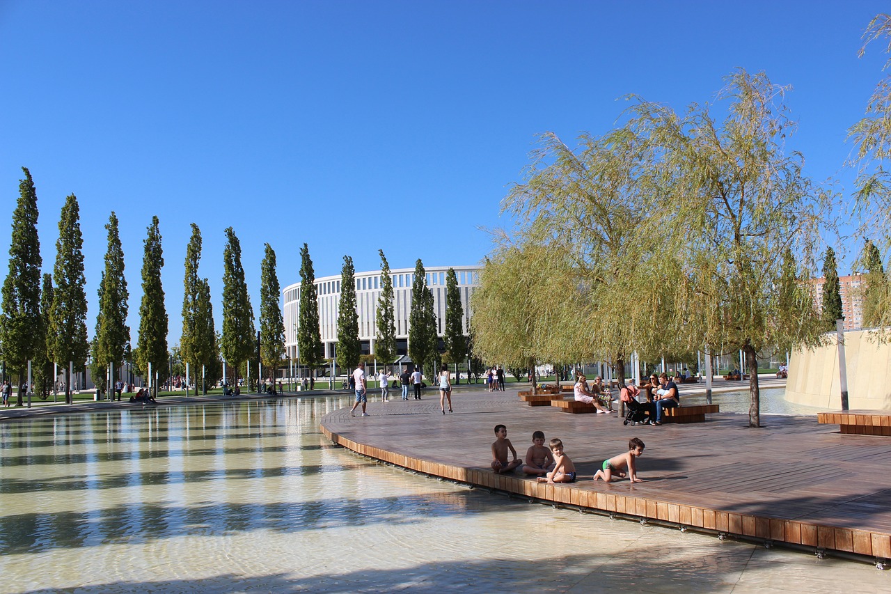 各地游客和 各地游客和